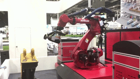 sunbet官网中厚板焊缝算帐机械人为程师系统.gif