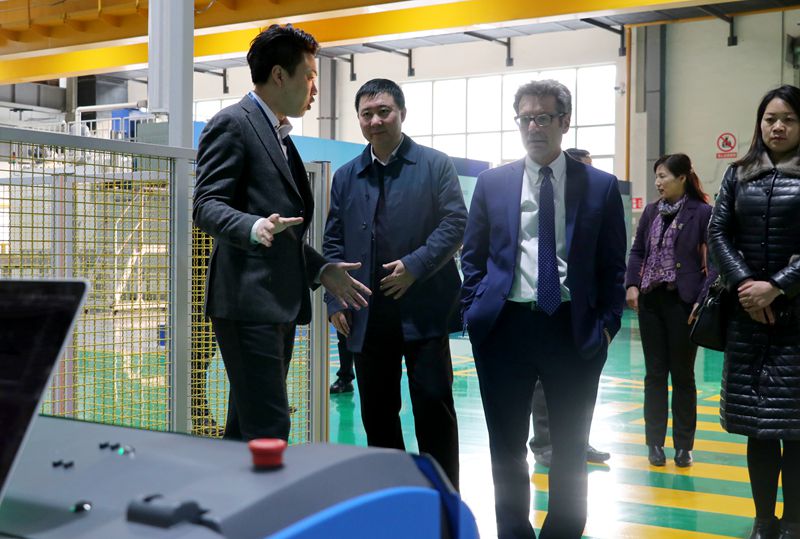 美国机械人协会会长杰弗瑞一行莅临sunbet官网参观调查